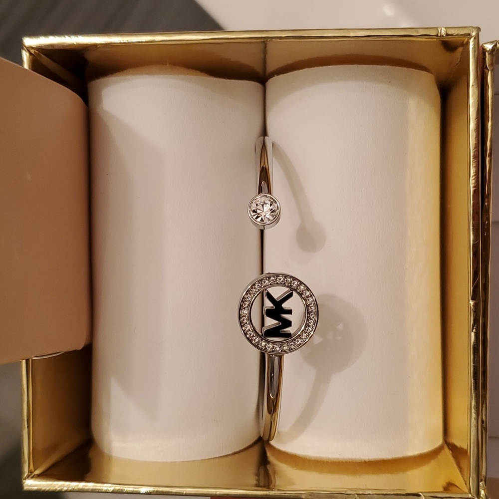 MK BRACELET, NEVER WORN( just for display)
